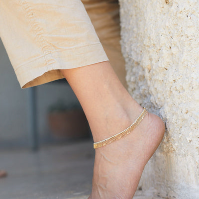 צמיד רגל גדילים קצרים | גולדפילד